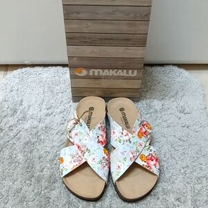 *Final Price* NIB Makalu Bali Floral Criss Cross Sandal 6.5